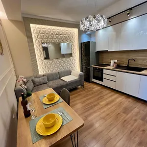 https://apt-city-center-cozy.hotels-in-tirana.com